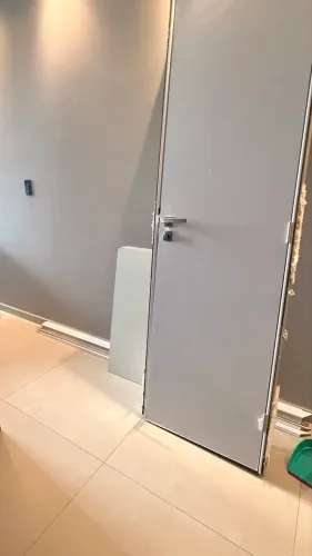  Porta branca e forra 