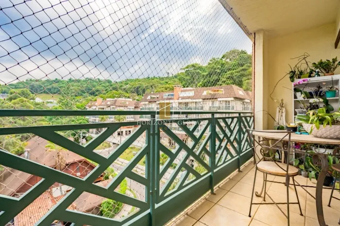 Cobertura Exclusiva com 4 Suítes e Área Gourmet com 210 m² em Itaipava