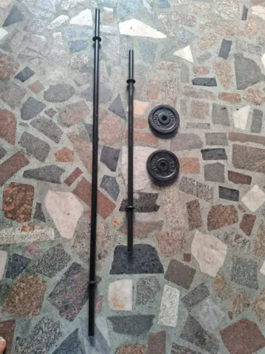 Barra 1.80m 1.20m e anilhas 4kg
