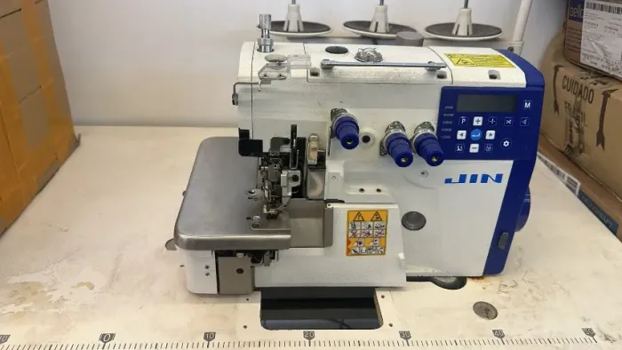 Maquina de Costura - Overlock Jin