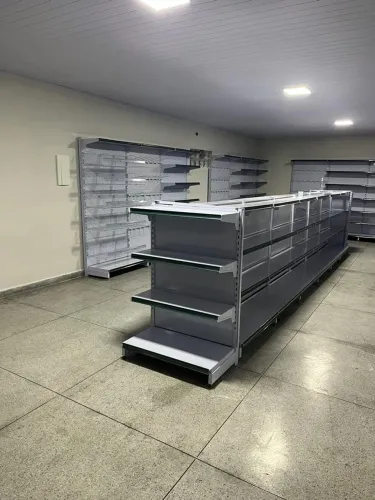 Gôndolas de supermercado