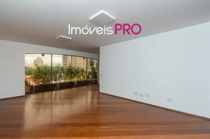 Apto de 152m2 com ótima planta de 3 dorm sendo 1 suite e 2 vagas no Brooklin novo prox do