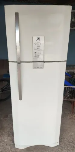 Geladeira Electrolux Frost Free 480 litros com painel digital