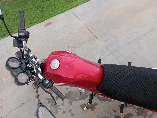 Moto a venda apenas