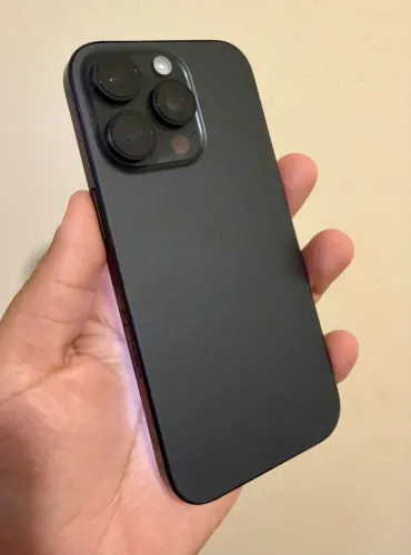 iPhone 16 Pro 128 Gigas Leia