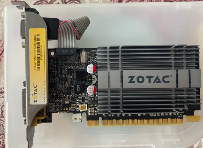 Placa de Vídeo Zotac GeForce 210 1GB