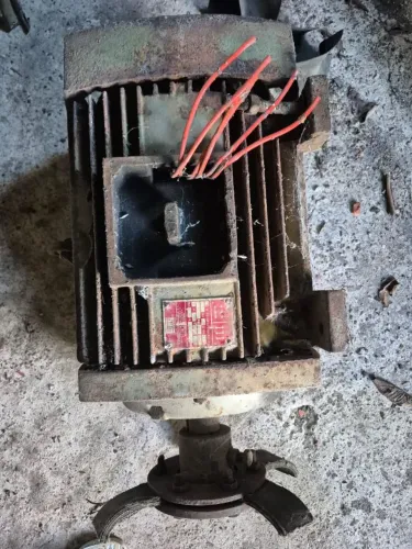 Motor trifásico Weg 15 cv 
