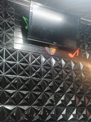 Precisa de atendente maior de 18