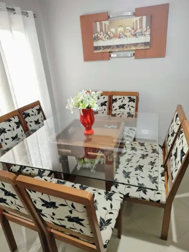 Mesa de Jantar com 8 Cadeiras