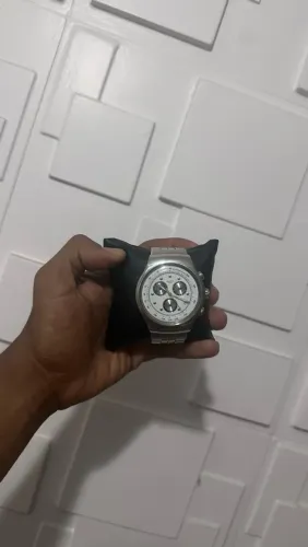 swatch cara branca