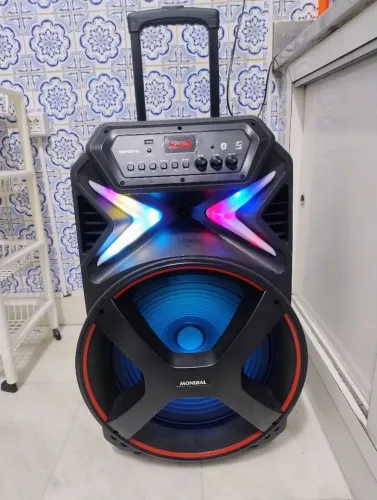 Vende se caixa de som bluetooth Cm700 com alto falante de 15 polegadas muito potente nova 