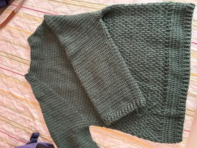 casaco de crochê artesanal feito à mão