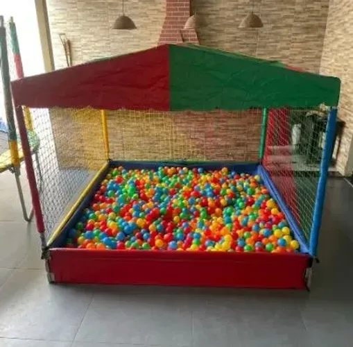 Piscina De Bolinhas Infantil 2m x 2m Com Cobertura