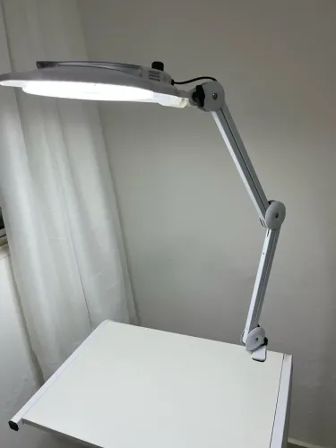 Lupa Estética Articulável Luminária 120 Leds Profissional