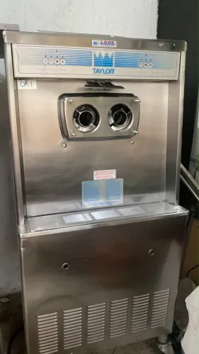 Vendo 03 Máquina de sorvete Taylor alta produção
