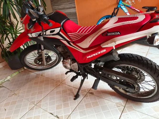 Vendo Honda Bros 160 edição especial