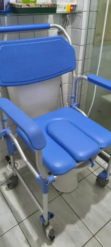 Cadeira de Banho Higiênica em Alumínio D60