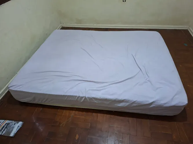Cama box e colchão Queenn