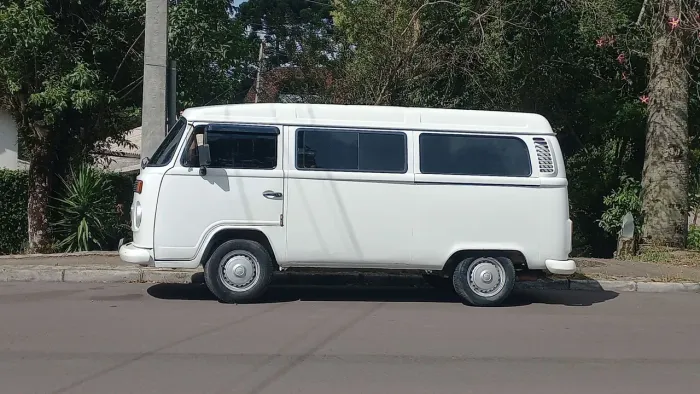 Volkswagen Kombi Standard/ Luxo/ Serie Prata 2005