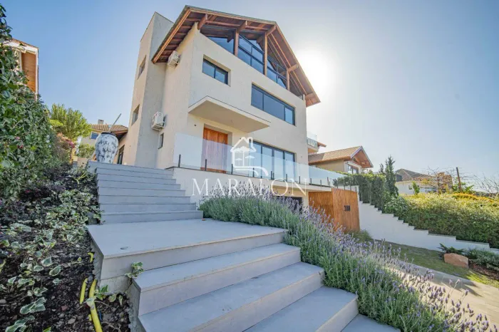 LINDA CASA À VENDA NO CONDOMÍNIO SAINT MORITZ EM GRAMADO