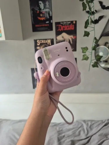 Câmera Polaroid Instax Mini 11 Lilás