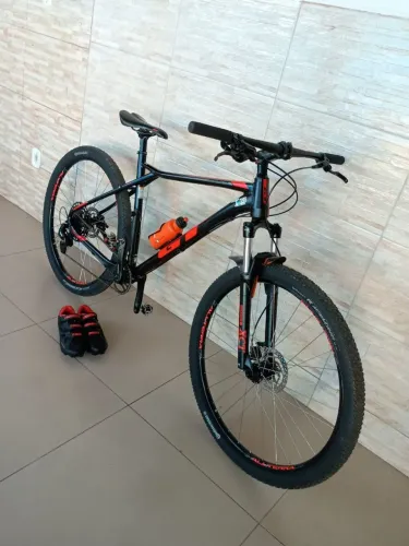 vendo bicicleta profissional me custou R$ 10.000 mil vendo por 3,500