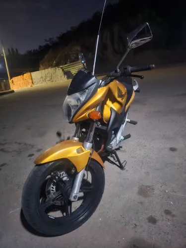 Vendo Honda CB 300R 2009