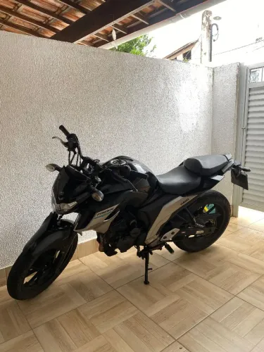 Moto de boa procedência 