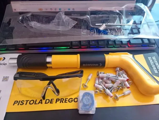 0Kit Pistola De Fixação De Ação Direta Manual Finca Pinos Profissional Com 30 Rebites + Ac