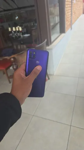 Moto g9 power funcionando perfeitamente Vai com um cabo de carregar 