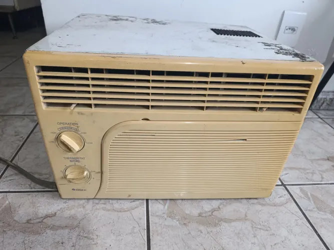Ar Condicionado Parede / Janela, Gree GJ7 12L, 7000Btus, 110v, Usado. Funcionado