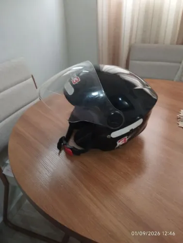Capacete