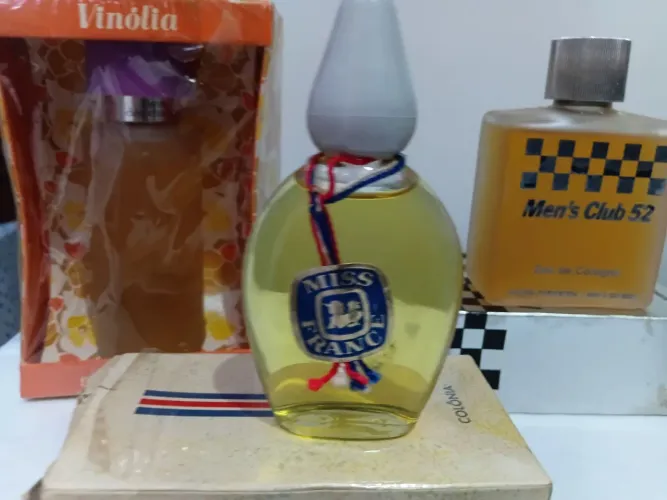 Lote de perfumes antigos