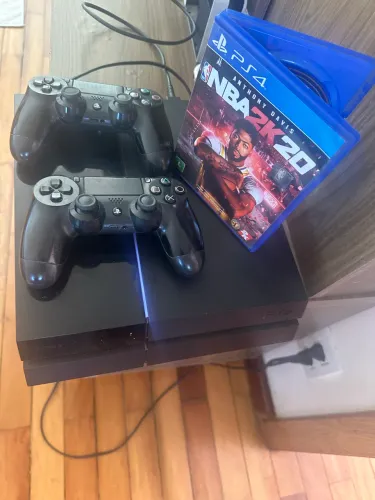 Play 4 500gb C/ 2 controles