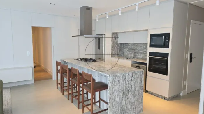 Apartamento de 4 suítes e 4 dormitórios e 4 banheiros
