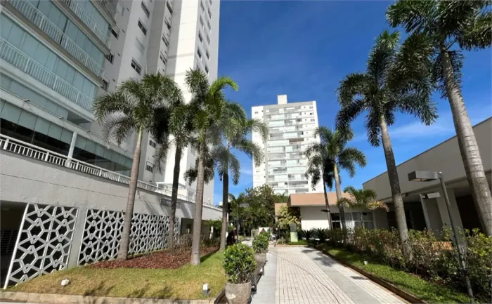 Apartamento com 110m², 2 dormitórios, sendo 2 suítes, 2 vagas, à venda no Morumbi.