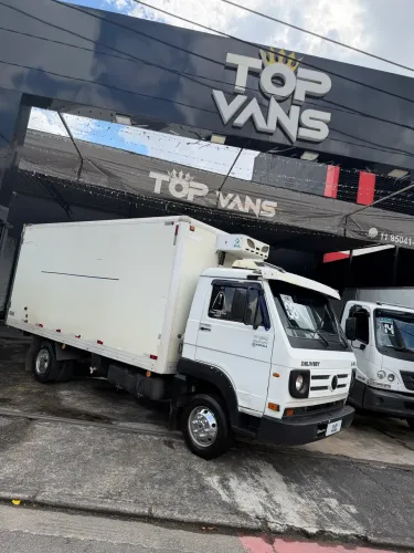 VW 8-150 Delivery E 2008 refrigerado -10