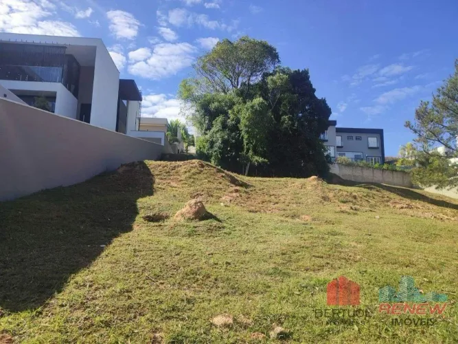 Terreno em condomínio à venda Condomínio Portal do Lago em Valinhos