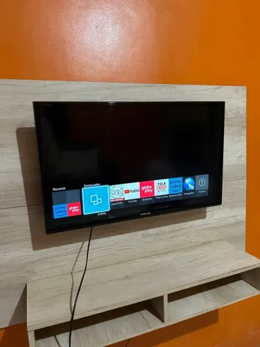 Samsung Smart TV 32" + Painel + Suporte