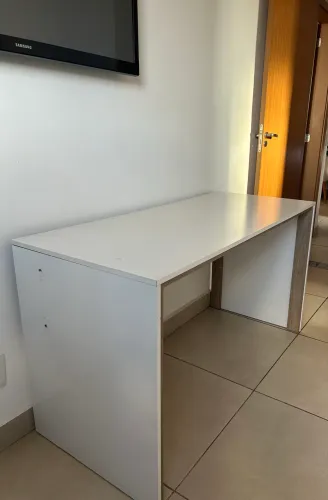 Mesa estudos ou home office branca