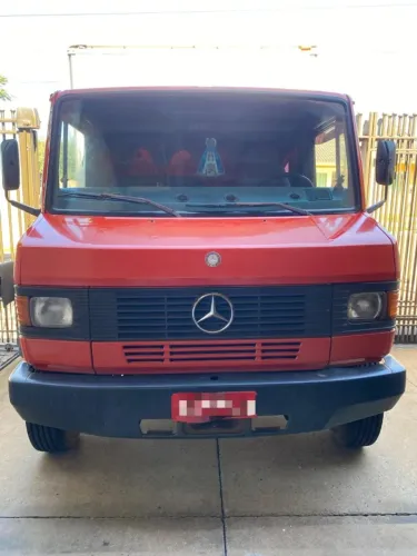 VENDE-SE CAMINHÃO MERCEDES 710!