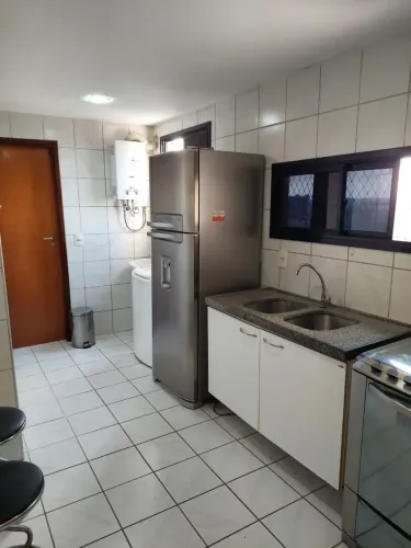Condomínio Tulipa Vieiralves, mobiliado com 3 quartos sendo 1 suíte, varanda