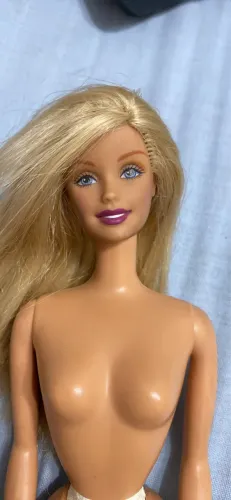 Boneca antiga que