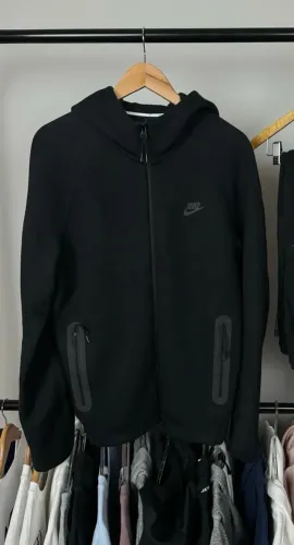 NIKE TECH FLEECE WINDRUNNER