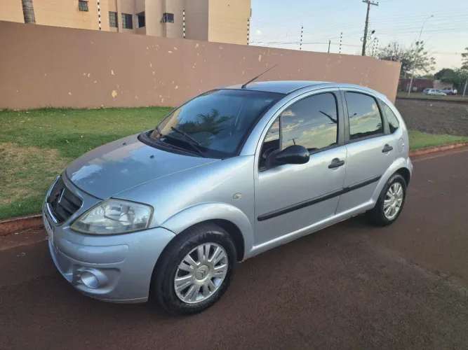 Citroen C3 GLX 1.4/ GLX Sonora 1.4 Flex 8V 5P 2011