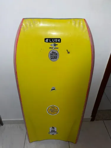 Prancha de bodyboard semiprofissional. 