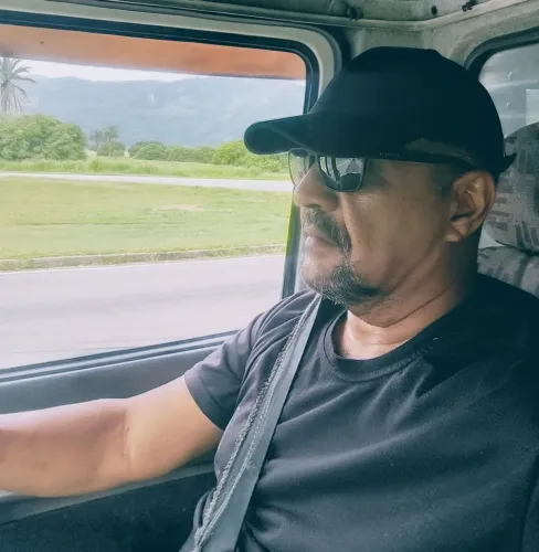 Me ofereço, oportunidade motorista caminhão truck