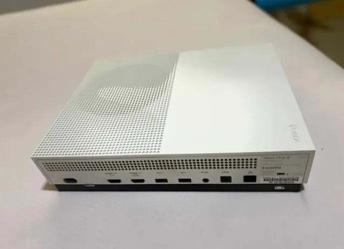 XBOX ONE S 500gb + 1 Controle