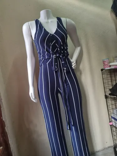 Macacão Listrado Feminino 