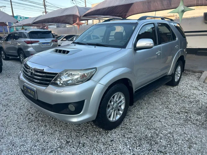 Toyota Hilux SW4 SRV D4-d 4X4 3.0 TDI Dies. AUT 2013